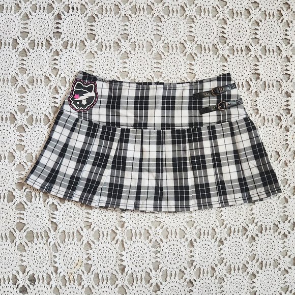 Abbey Dawn by Avril Lavigne Plaid Skull Buckle Mini Skirt 3 - Picture 1 of 9